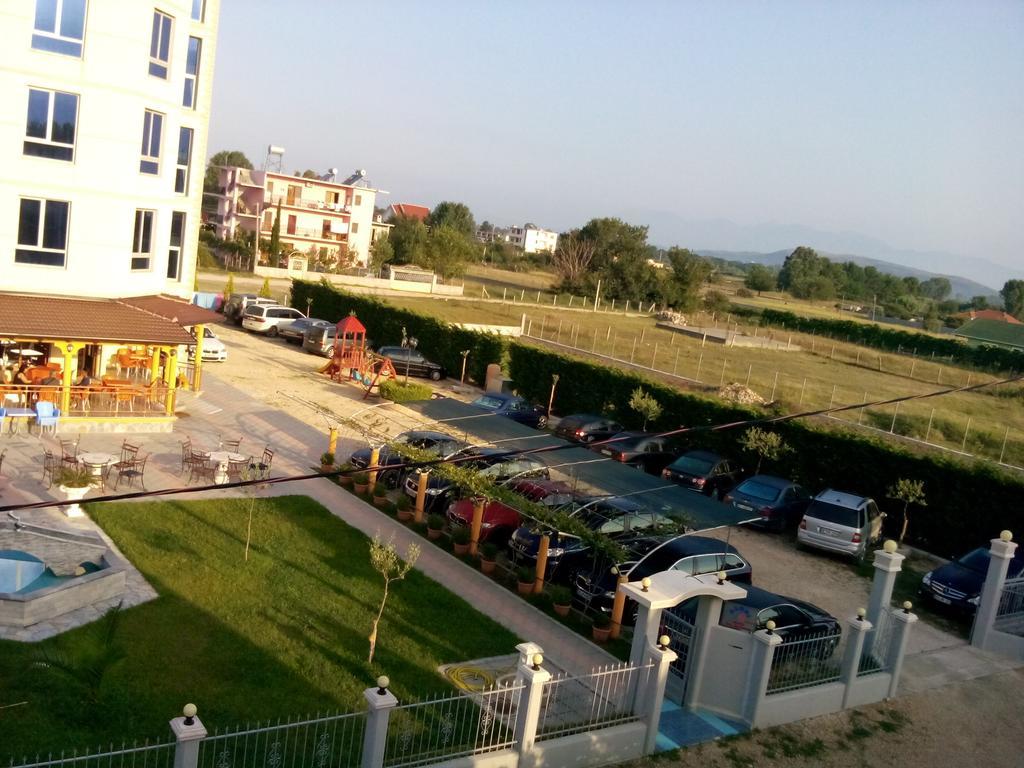 Hotel Restaurant Globi Velipojë Exterior foto